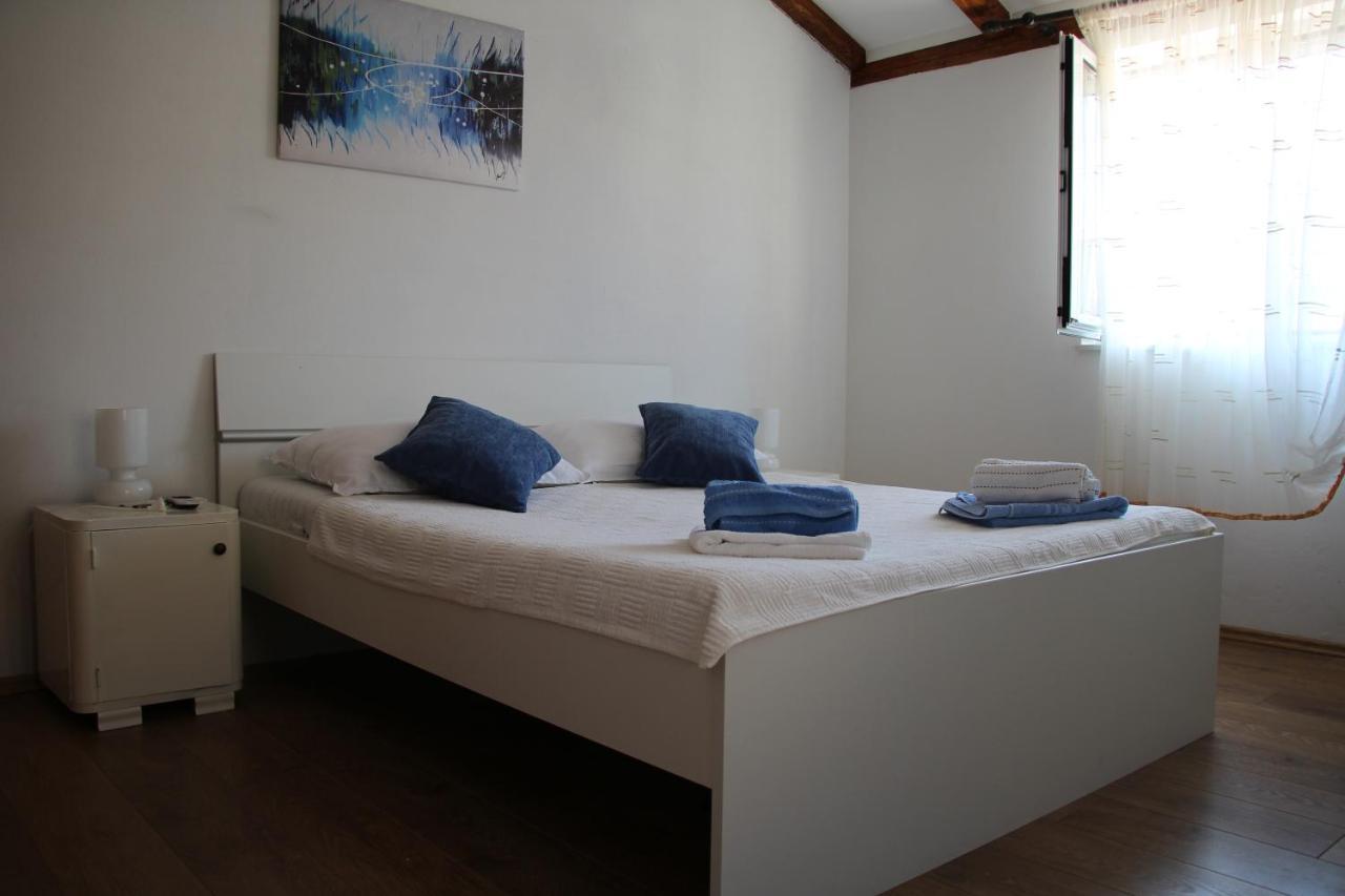 Apartment Titinica Murter Buitenkant foto